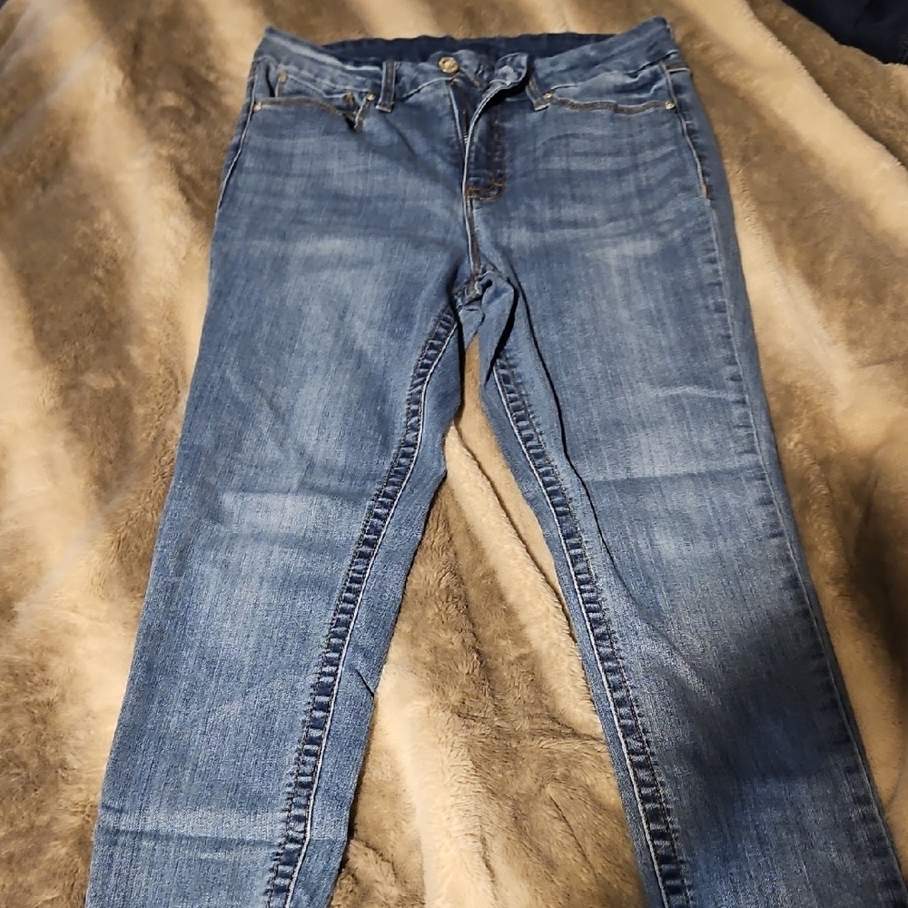 Blue Skinny Jeans with Subtle Fading